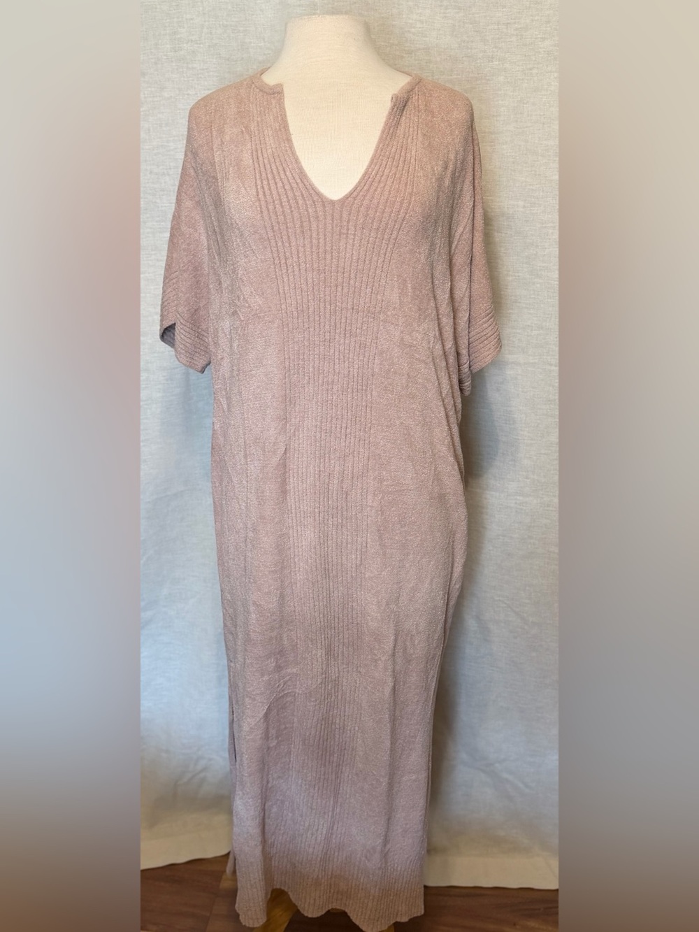 Barefoot Dreams Ribbed V-Neck cozy loungewear in Dusty Rose OS